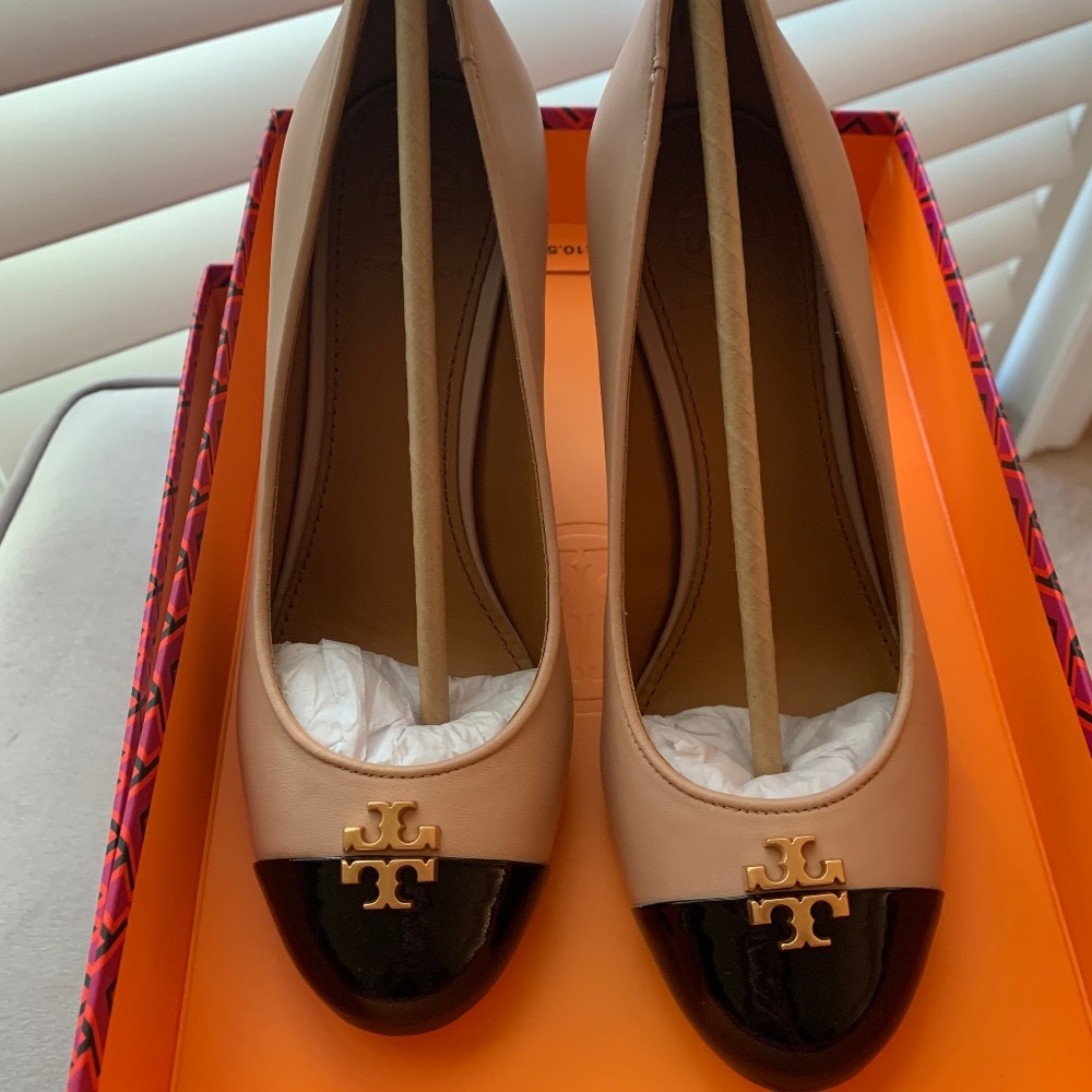 Tory Burch wedge size 6 New with tags